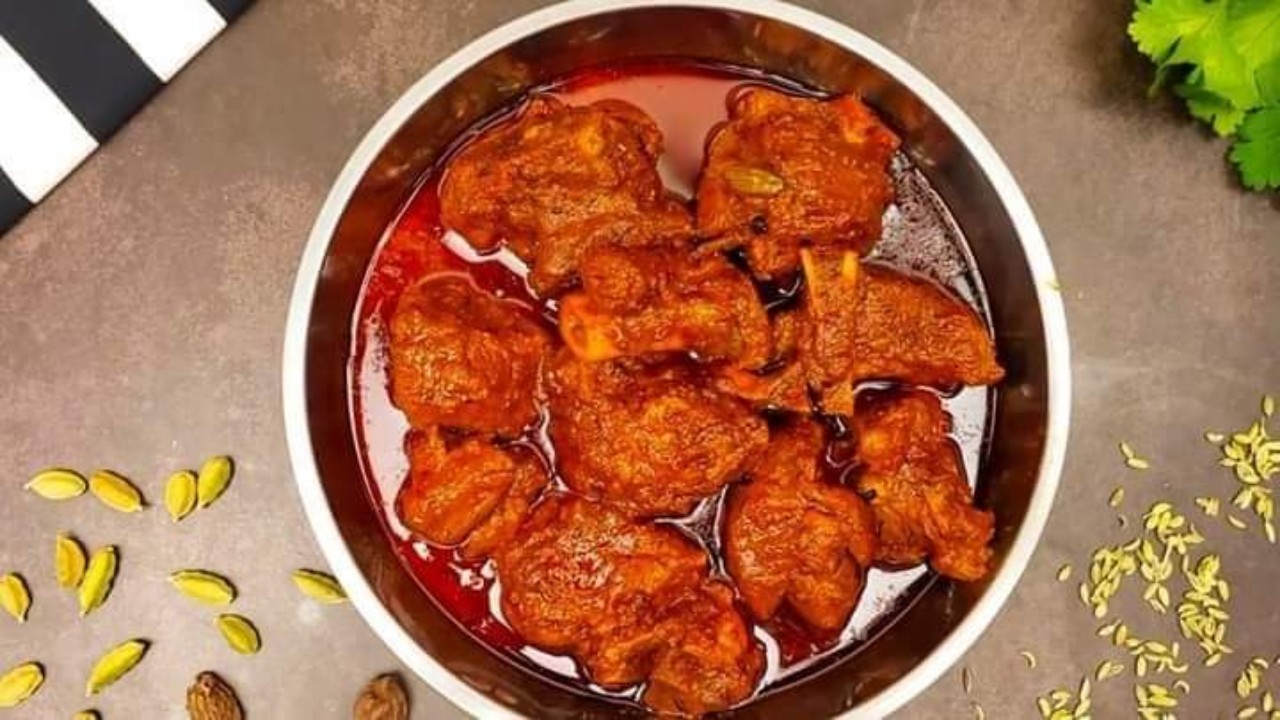 طاجن اللحم بصوص الطماطم