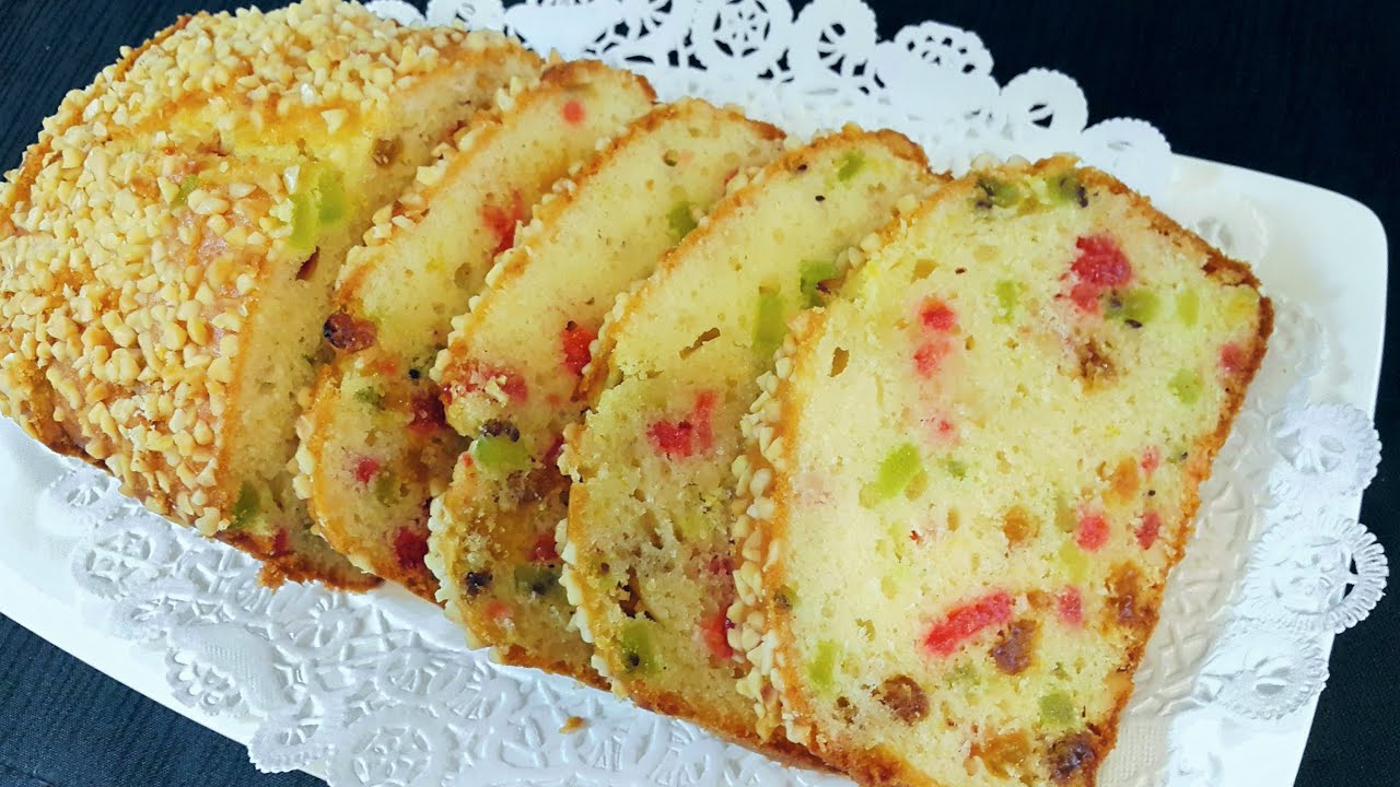 كيكة الزبادي الاسفنجية بالفواكه المجففة