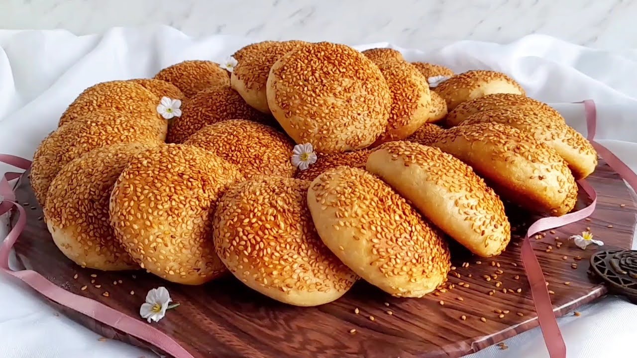 فطائر السمسم بحشوة السكر