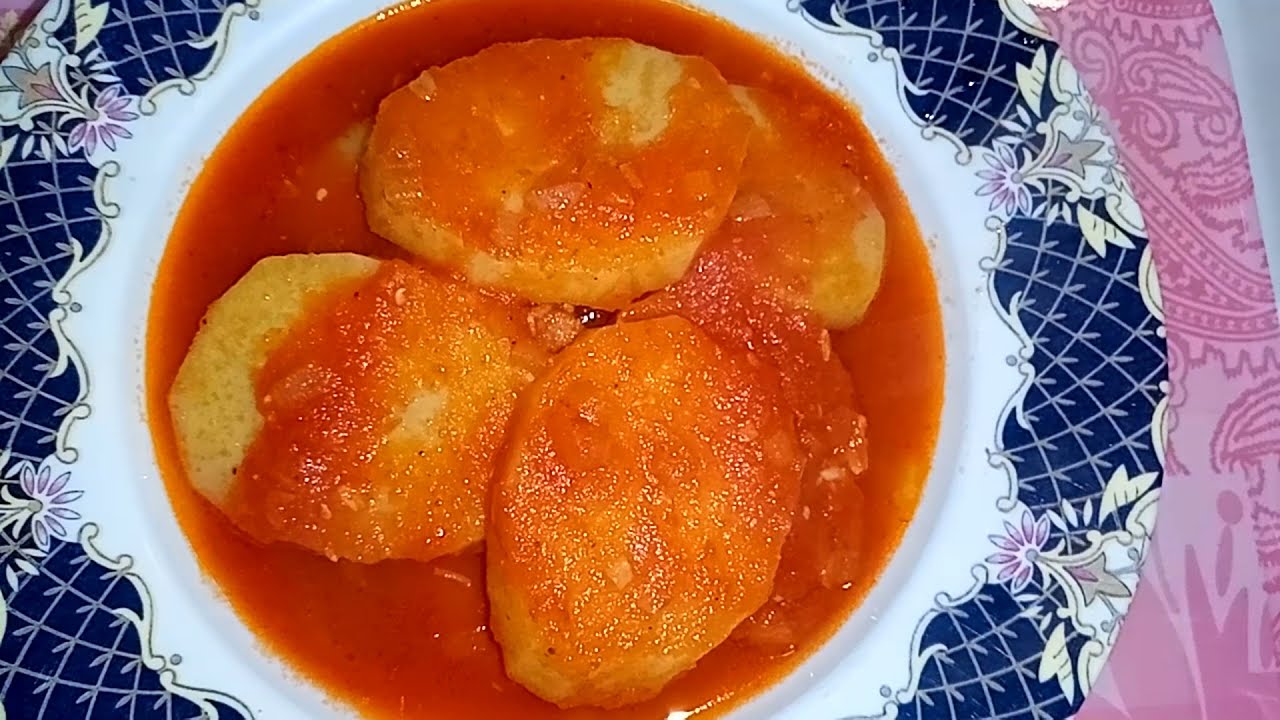طريقة عمل البطاطس المطبوخة بالصلصة