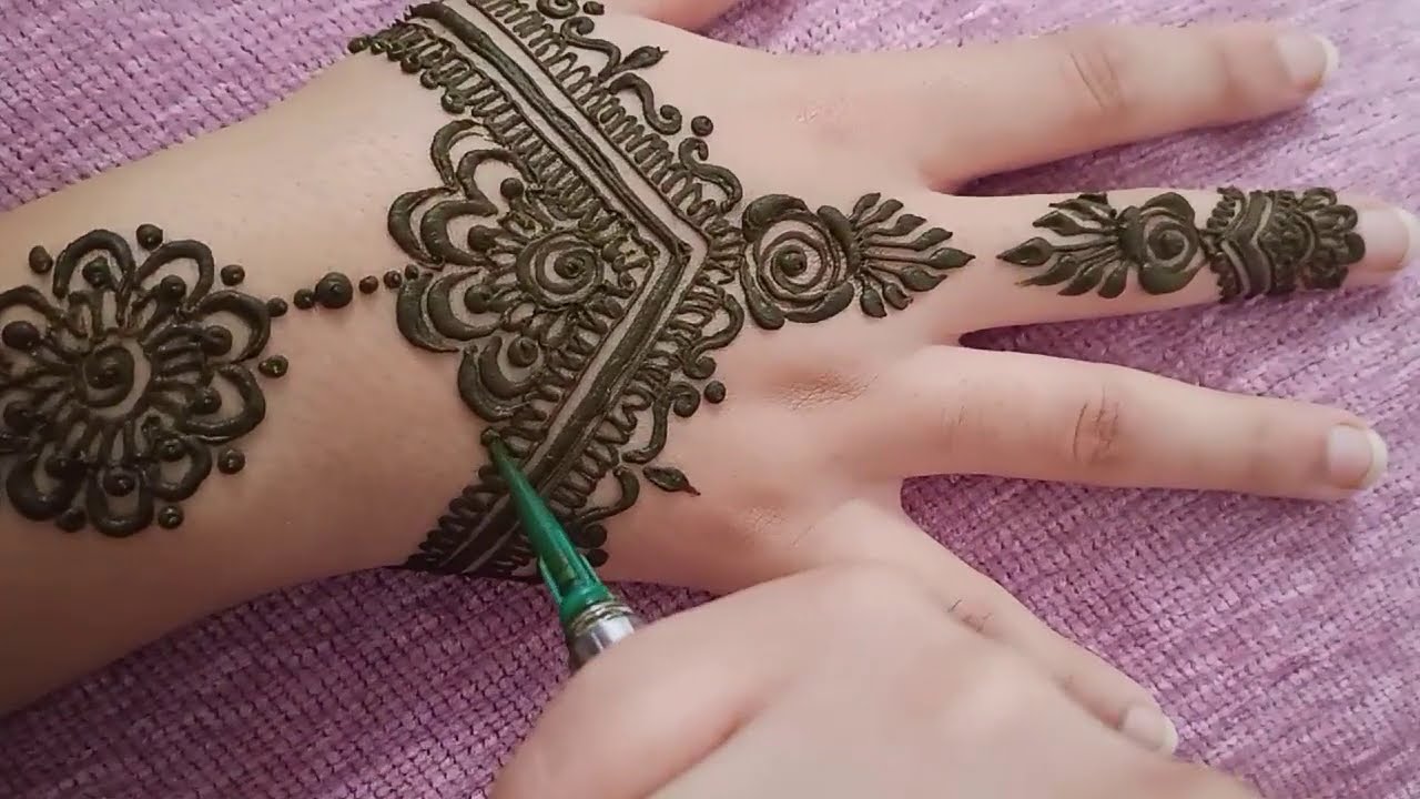 الحنة الهندية وطريقة رسمها