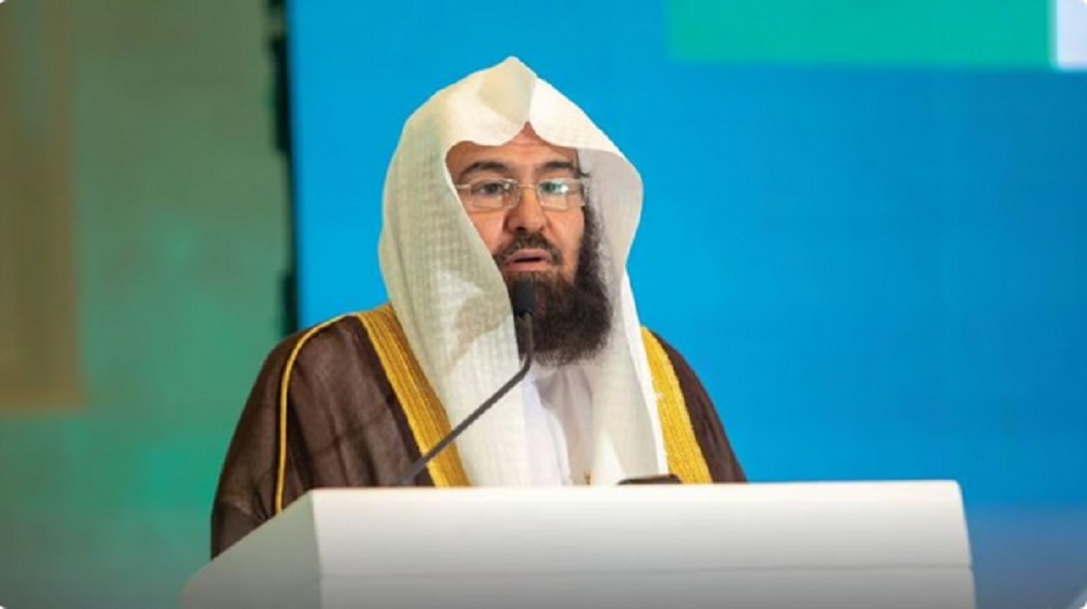 السديس يوجه رسالة هامة لأئمة الحرمين بشأن التخفيف على المصليين
