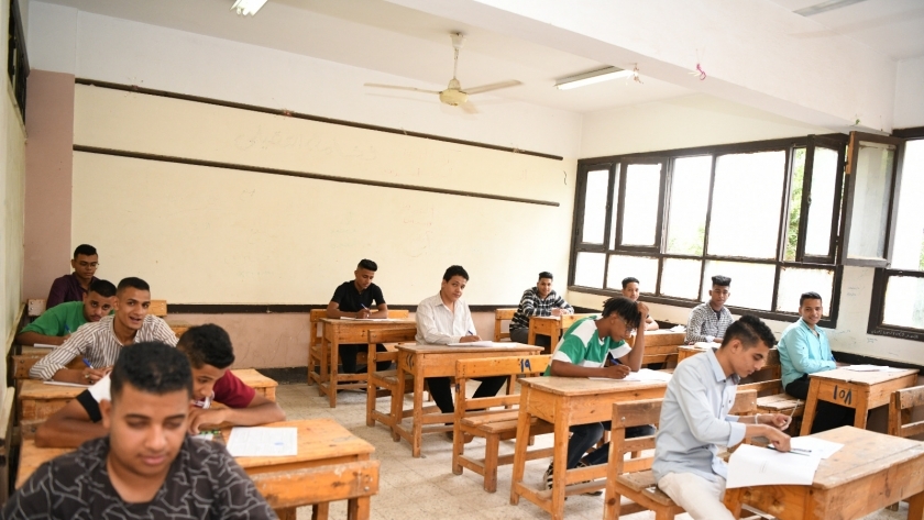 امتحانات الدبلومات الفنية