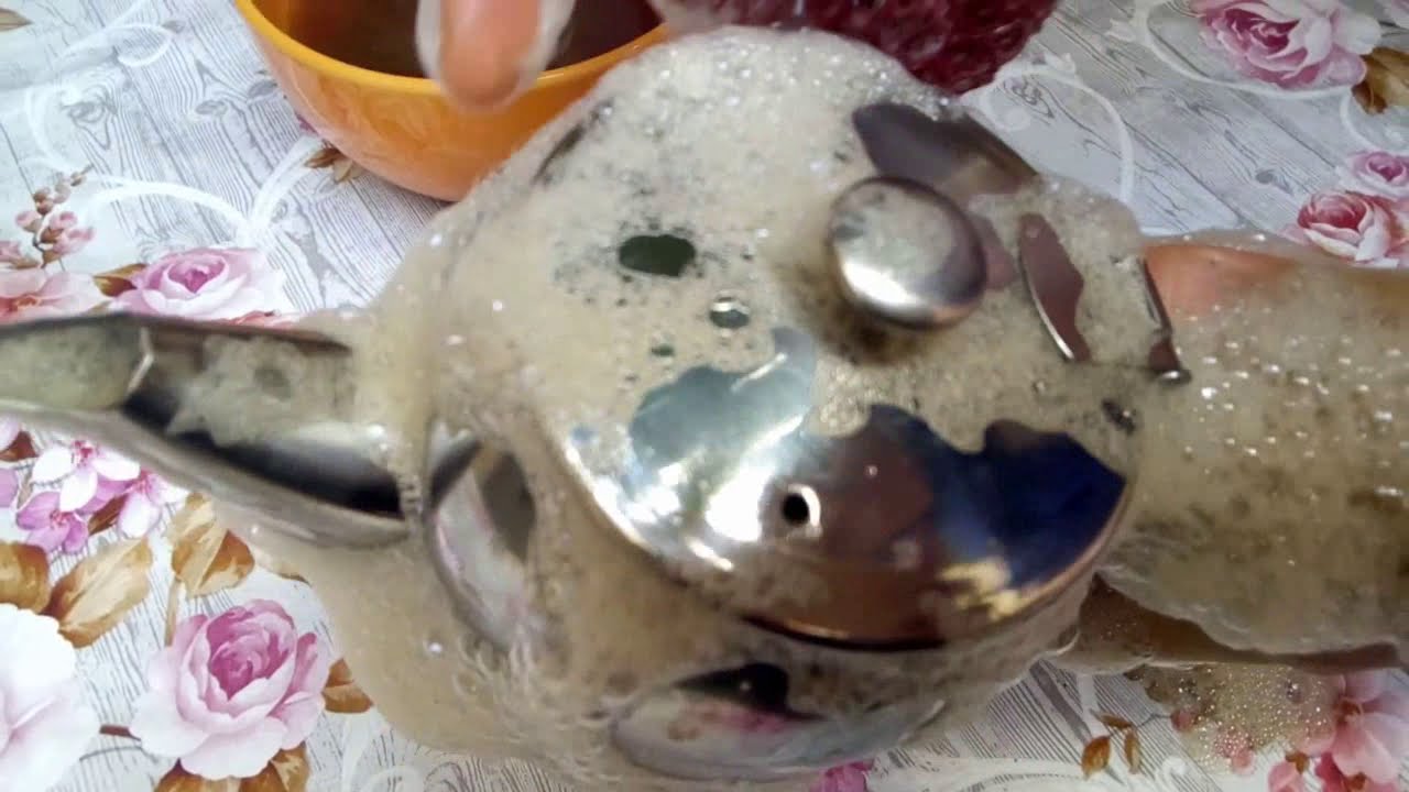 تنظيف ابريق الشاي المحترق