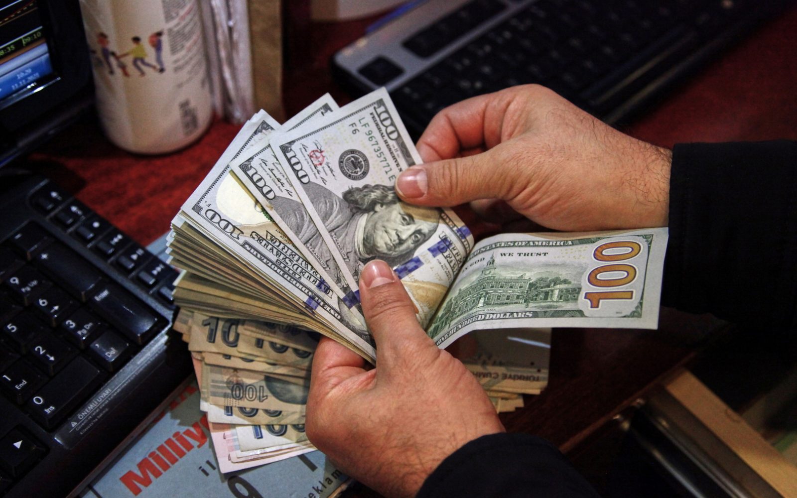 سعر الدولار 1