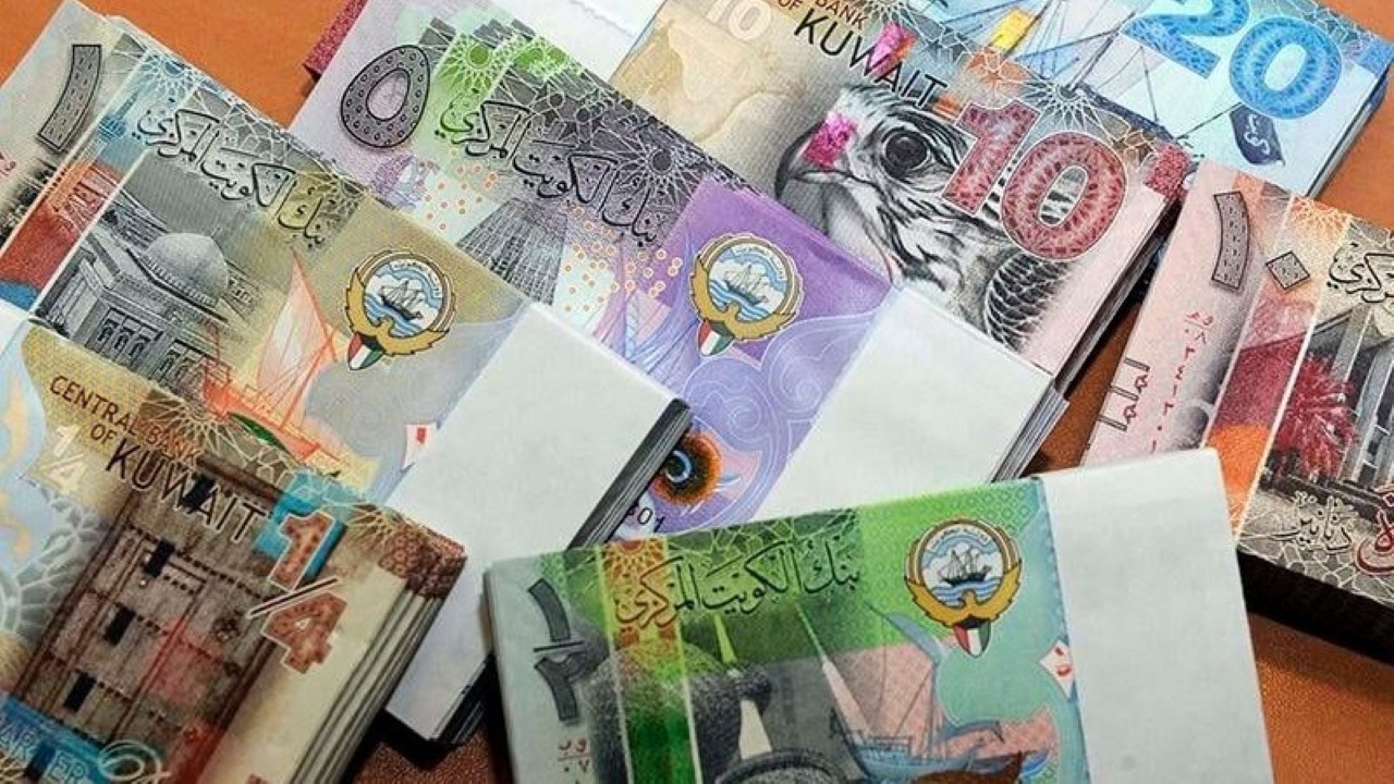 سعر الدينار الكويتي أمام الجنيه اليوم الخميس 30 مايو في البنوك