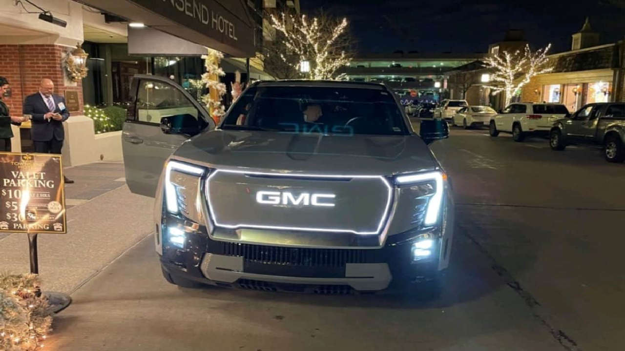 سيارة gmc denali 2024