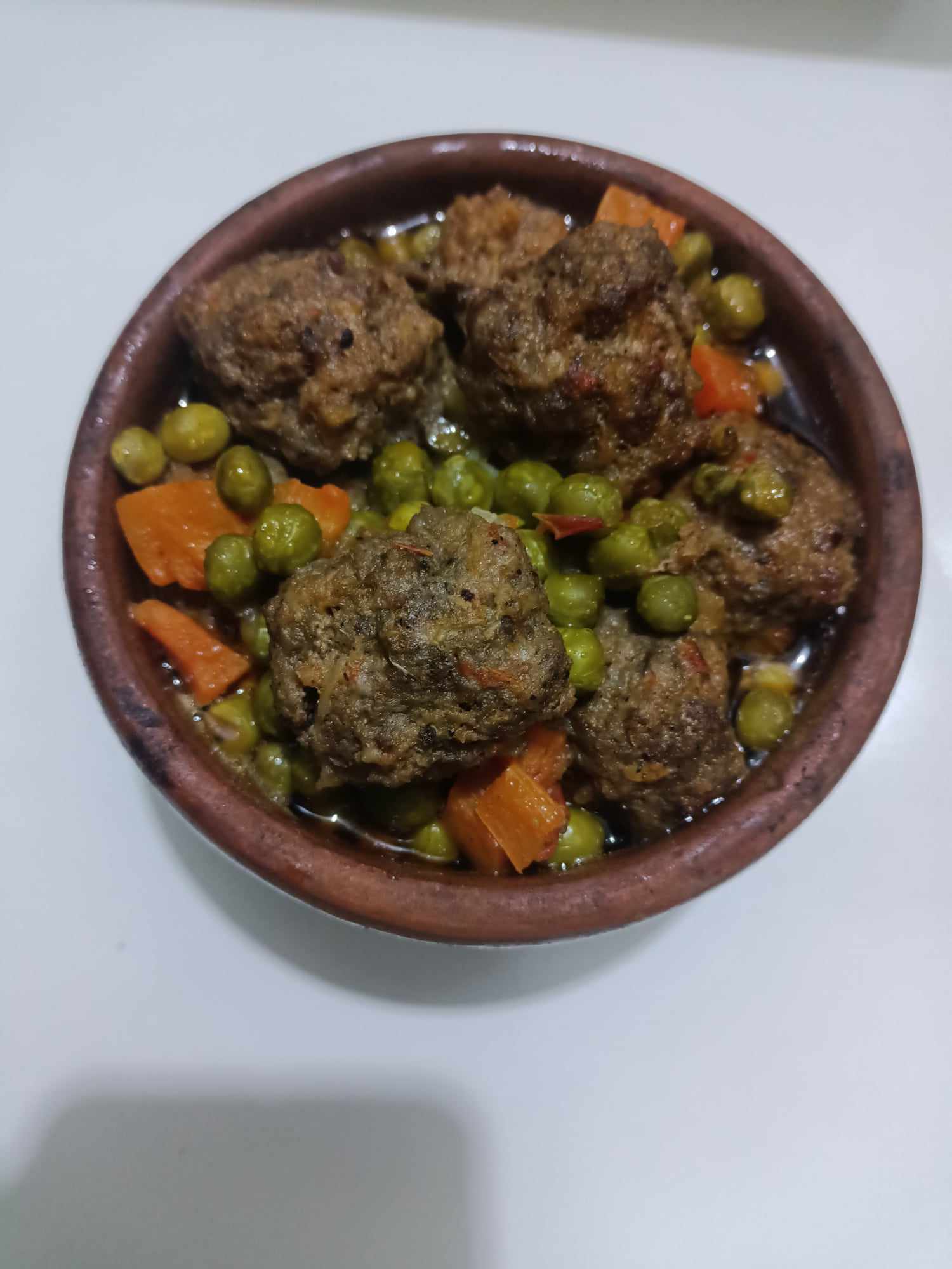 طاجن البازلاء باللحم المفروم