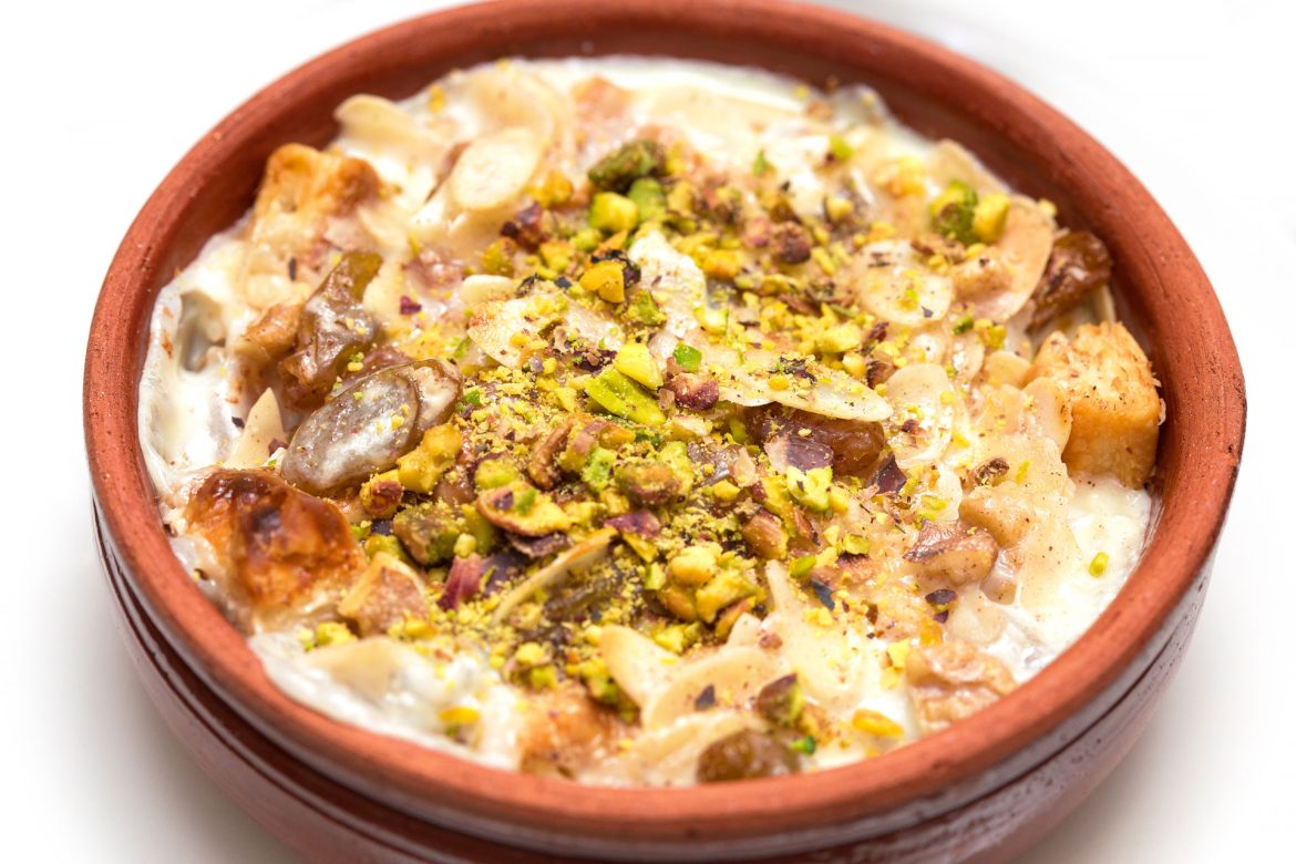طاجن ام علي بالمكسرات