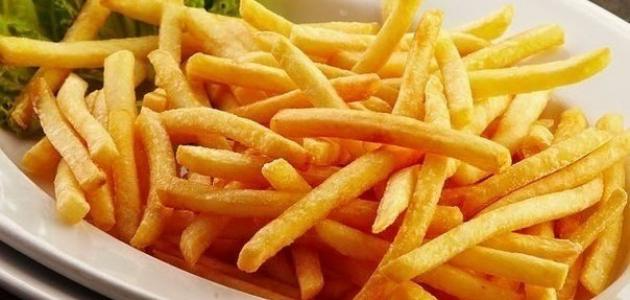 طريقة عمل البطاطس المقلية اللذيذة والمقرمشة
