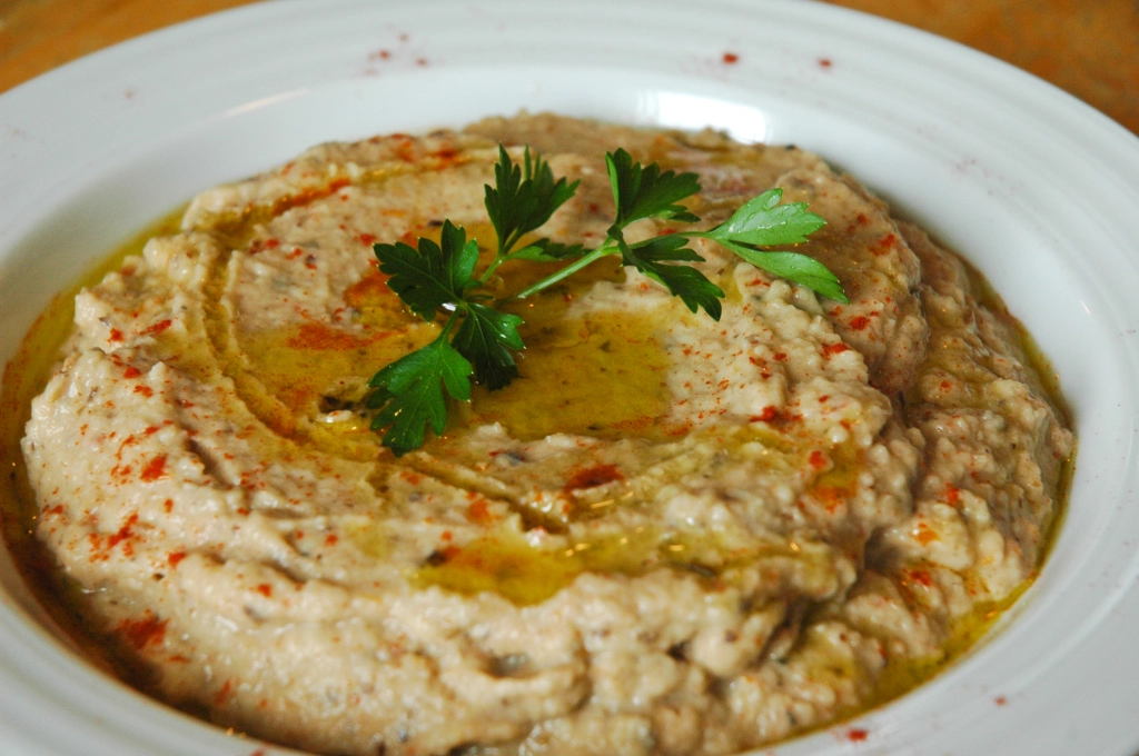 طريقة عمل بابا غنوج بالطحينة