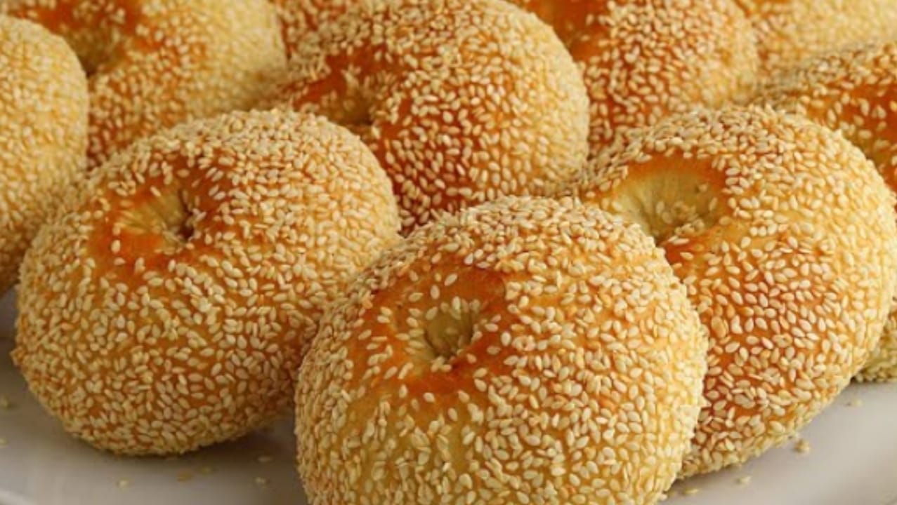 كعك الحليب بالسمسم