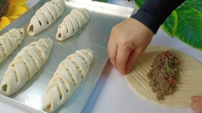 فطائر الطاسة بحشوة اللحوم