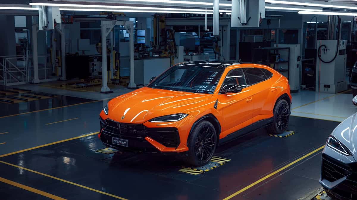 لعشاق التميز تعرف على مواصفات ومميزات لامبورغيني اوروس 2025 ES سيارة V8 هايبرد الجديدة كلياً