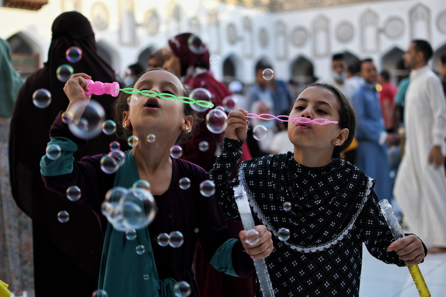 9 أيام متتالية إجازة متوقعة| موعد عيد الأضحى ووقفة عرفات 1445 في المملكة والدول العربية