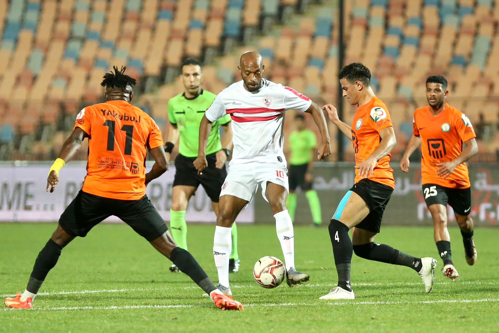 موعد مباراة الزمالك والبنك الأهلي في الدوري المصري 2023-2024.. التشكيل المتوقع والقنوات الناقلة