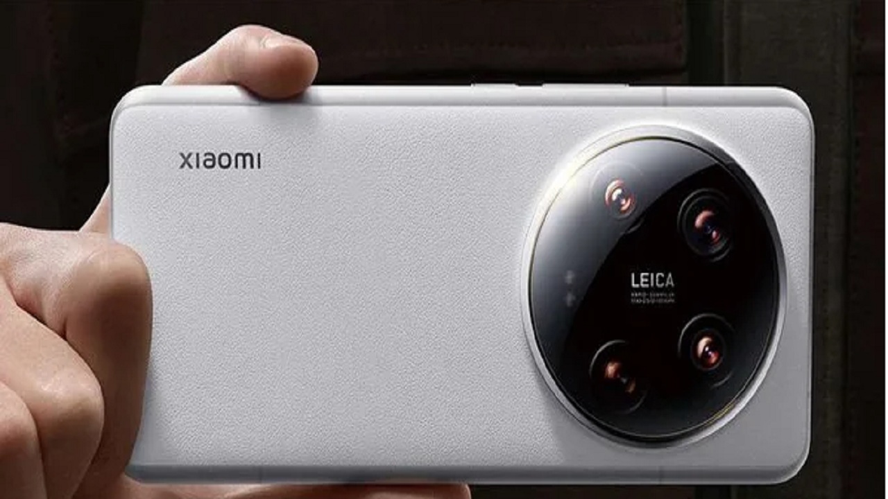 هاتف Xiaomi 14 Ultra بكاميرا خلفية رباعية