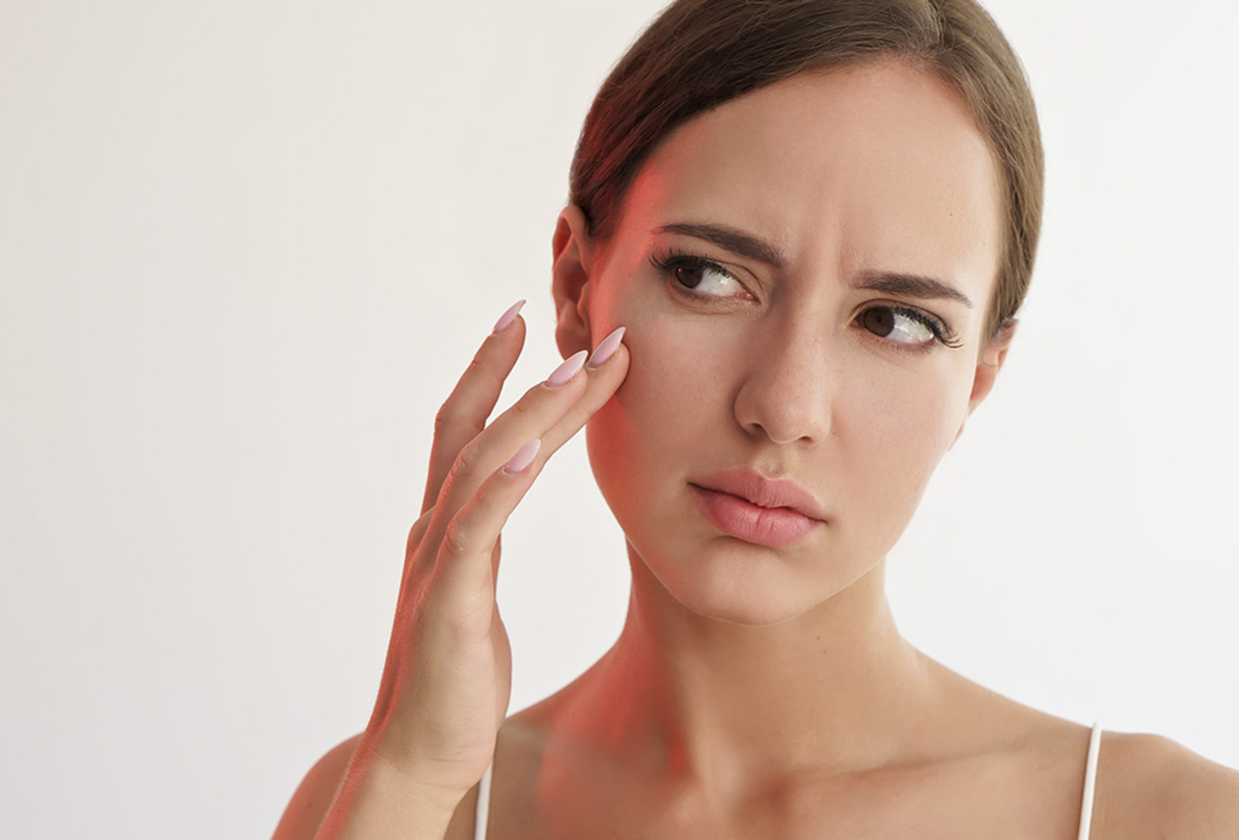 وصفات طبيعية للتخلص من الرؤوس البيضاء.. من العسل لزيت جوز الهند