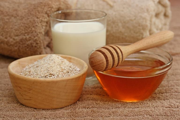 ماسك الشوفان والزبادي والعسل لنضارة البشرة