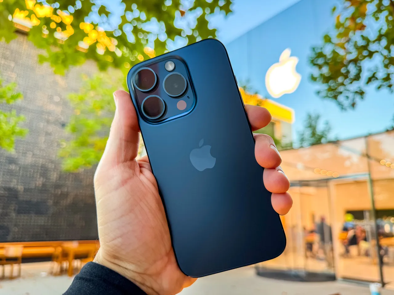 "عرض خرافي للسعوديين".. خصم كبير من مكتبة جرير على الهاتف الأكثر مبيعاً في السعودية Apple iPhone 15 Pro Max