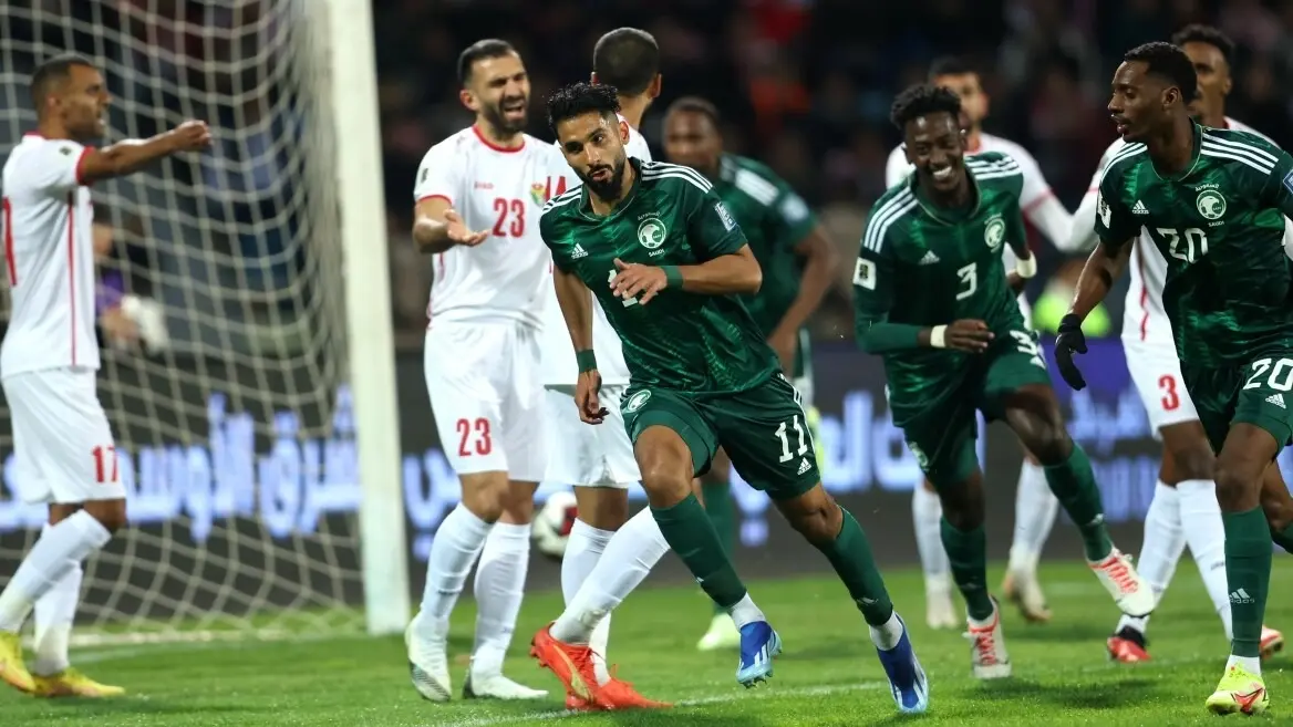 موعد مباراة السعودية والأردن في تصفيات كأس العالم 2026 وطاقم تحكيم إماراتي يدير اللقاء