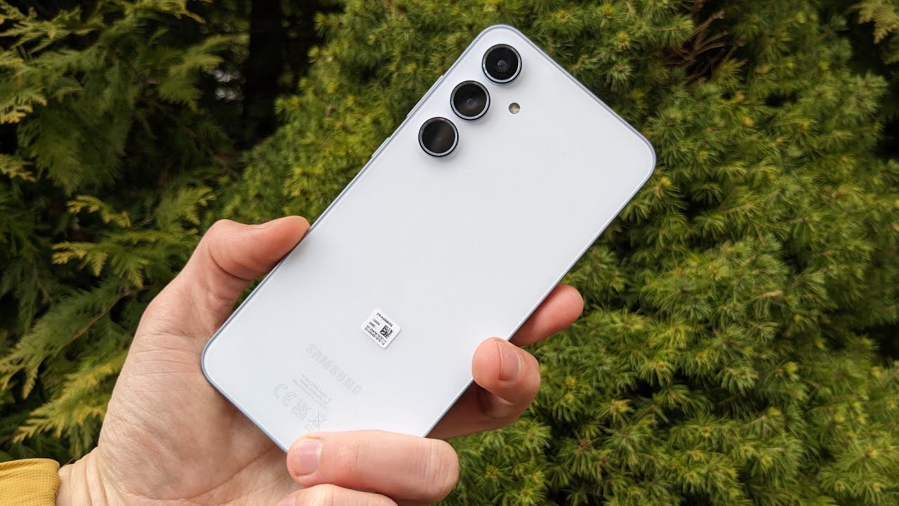 "محتار تشتري إيه؟".. مقارنة كاملة بين هاتف Samsung Galaxy A55 وهاتف Xiaomi Poco F6 Pro