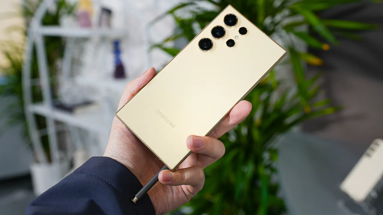 "وفر 140 دينار وادفع بالتقسيط".. عرض رهيب للكويتيين من مكتبة جرير على هاتف Samsung Galaxy S24 Ultra