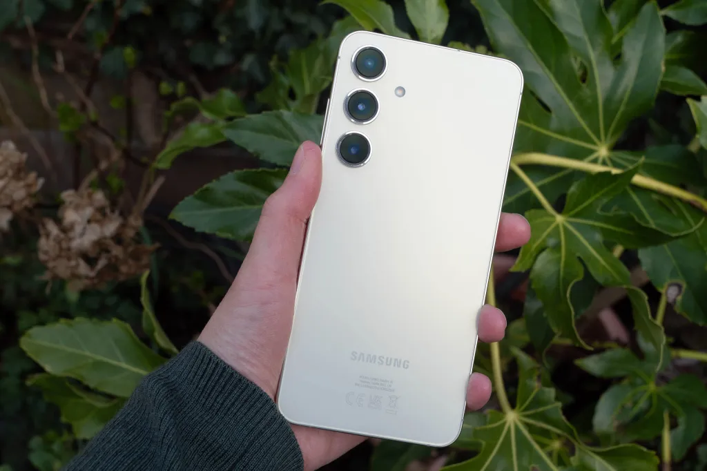 "عرض خيالي للسعوديين من مكتبة جرير".. احصل على هاتف Samsung Galaxy S24 Plus بخصم كبير وإمكانية التقسيط لمدة طويلة