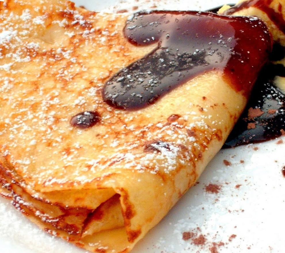 Arabic crepe with dates