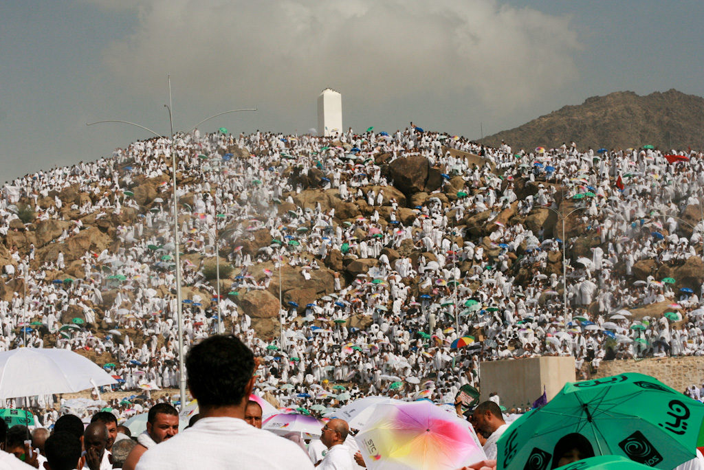 Pilgrims cover Arafats roads plains and mountain Flickr Al Jazeera English