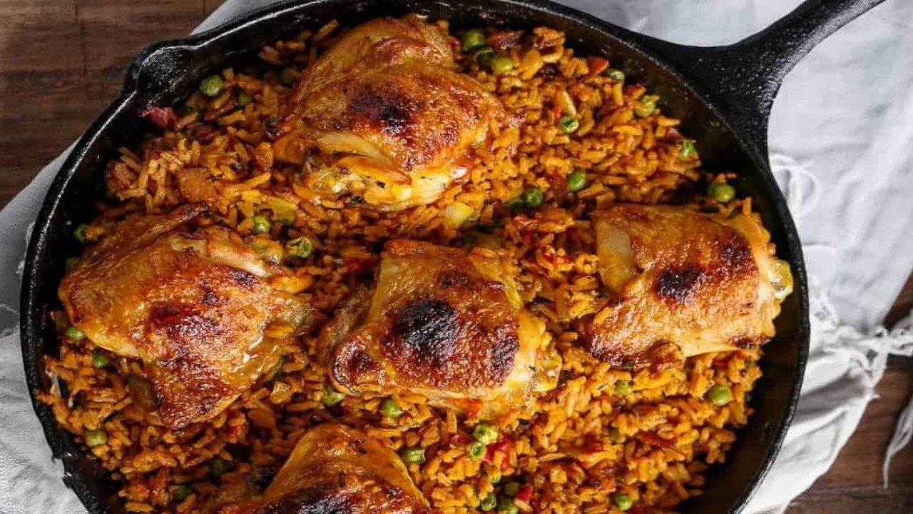 صينية دجاج بالأرز في الفرن