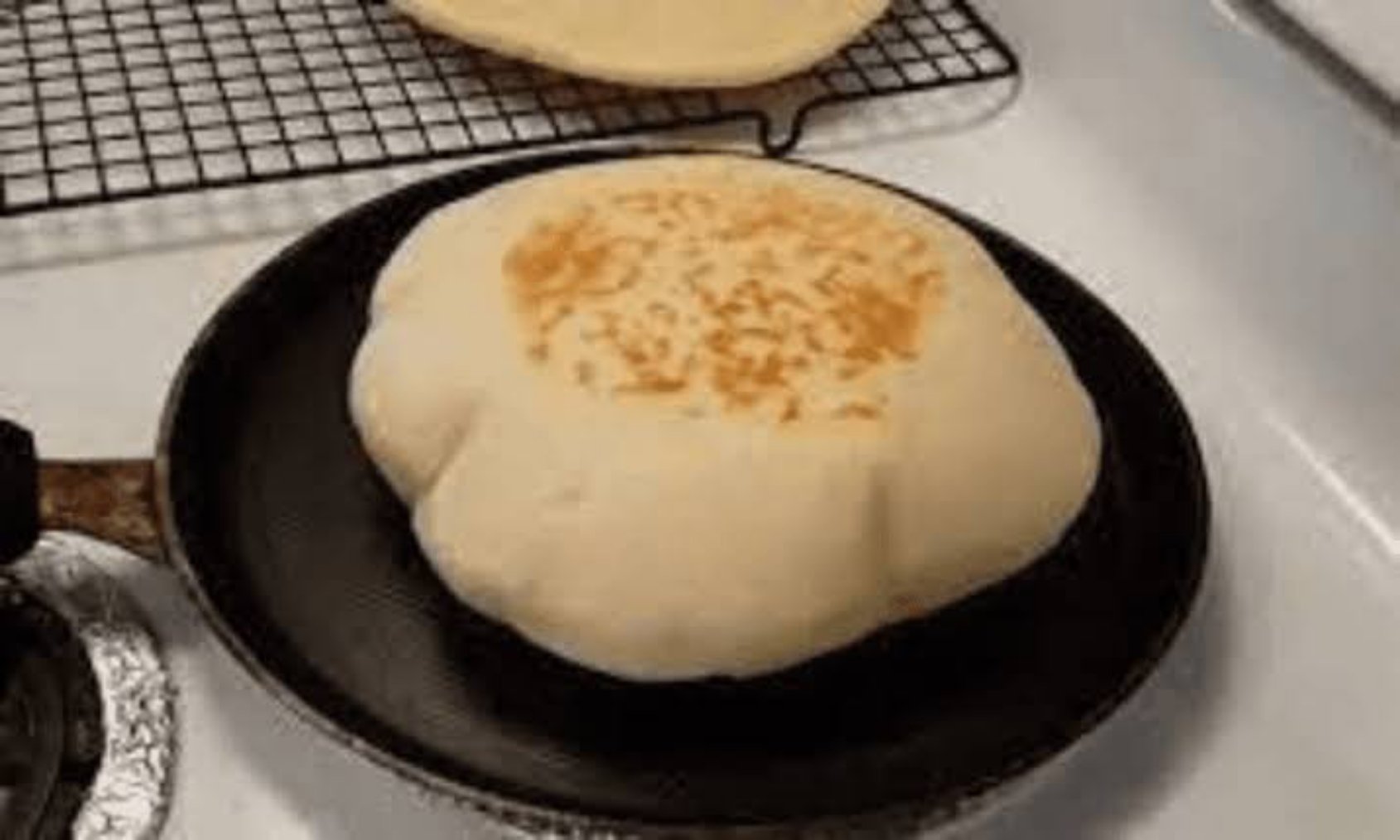 طريقة عمل خبز الطاسة السريع