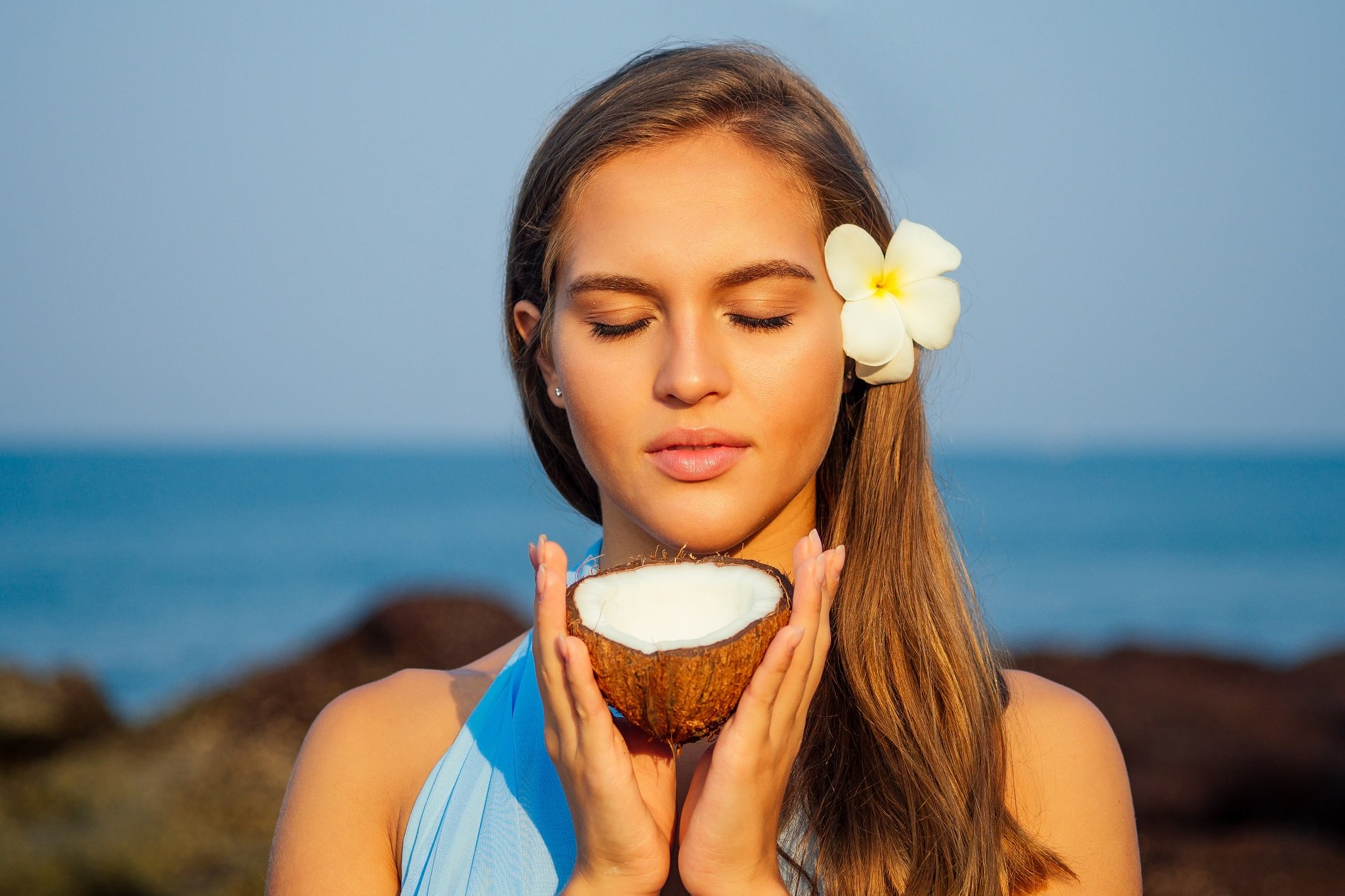 portrait beautiful young blue eyed woman with coconut paradise shore tropical beach perfect clean healthy skin girl coco nut oil skin hair moisturizing 1