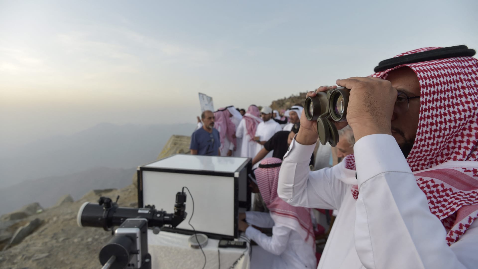عاجل| استطلاع هلال شهر ذي الحجة في السعودية.. وإعلان موعد وقفة عرفات وأول أيام عيد الأضحى