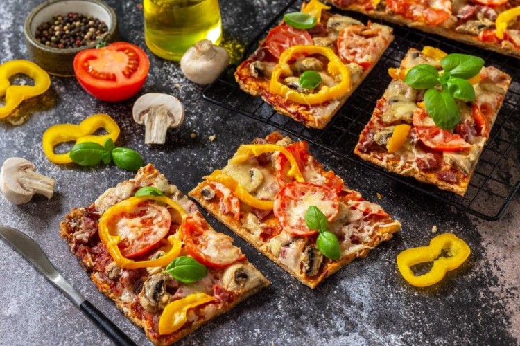طريقة عمل بيتزا توست بالفلفل وحشوات مختلفة بطعم شهي لا يقاوم