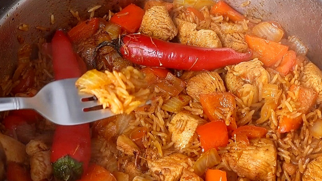 طريقة عمل طبق الأرز المبهر بالدجاج ألذ وجبة يمكن تذوقها