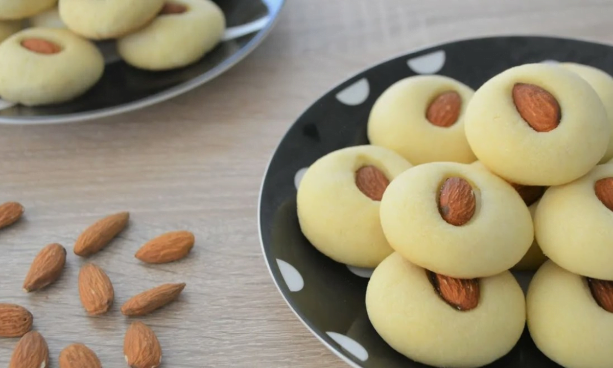 الغريبة