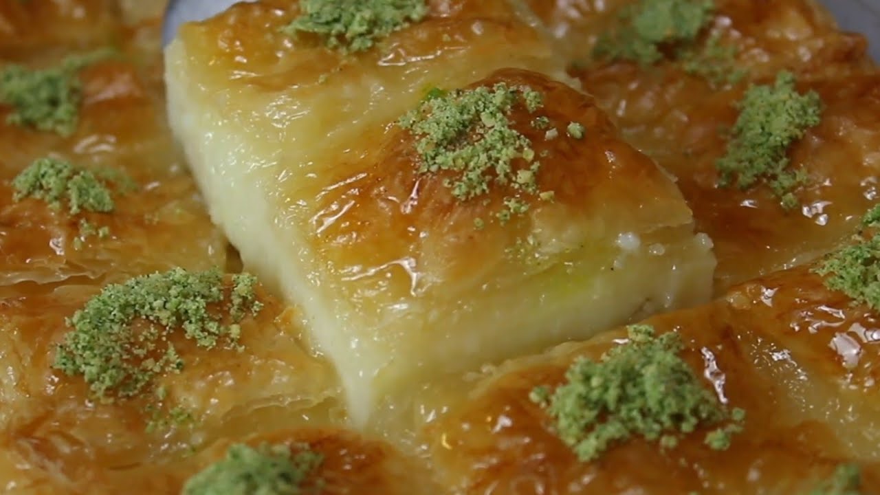 طريقة عمل صينية الجلاش بالقشطة