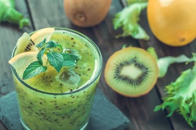 طريقة عمل عصير الكيوي الطبيعي المركز في المنزل