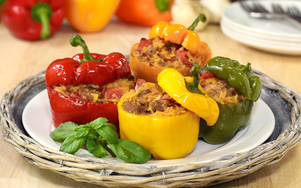بشكل رائع وطعم أروع طريقة عمل فليفلة ملونة محشية بالأرز