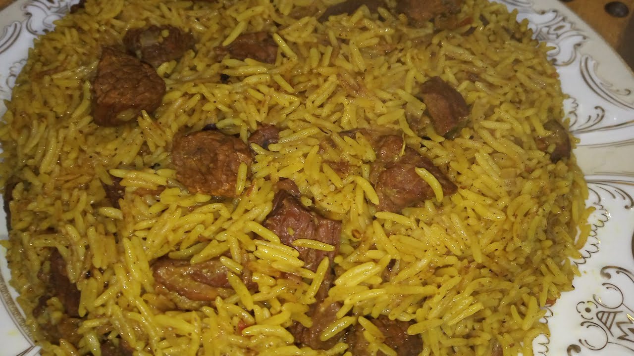 كبسة اللحمة وسلطة الدقوس