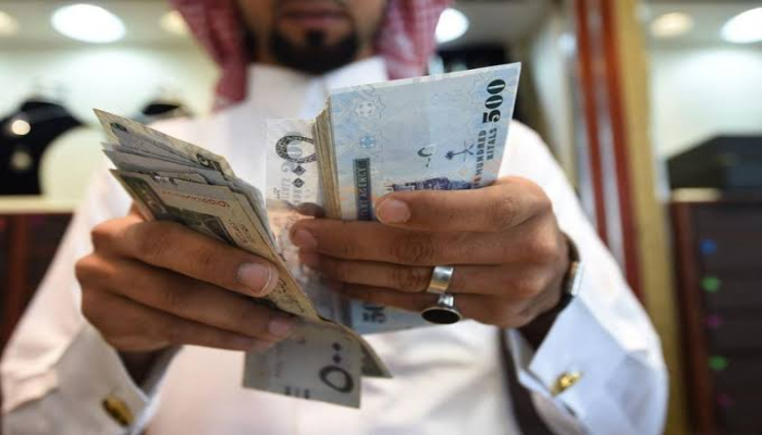 كم باقي على صرف رواتب الموظفين القطاع الحكومي والخاص؟