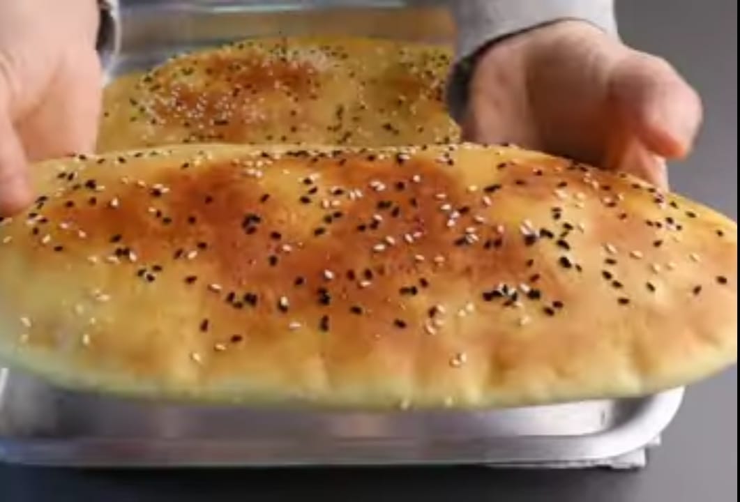 الخبز التركي المنفوخ