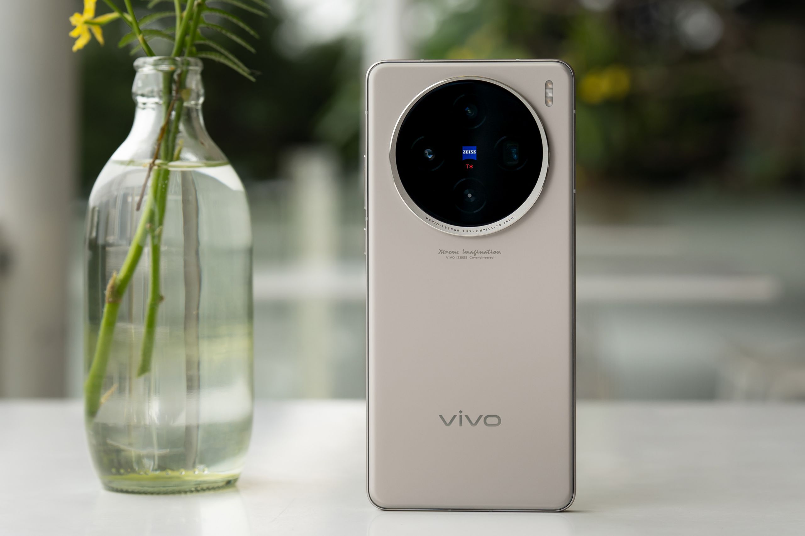 بكاميرا 200MP ومعالج خارق.. هاتف فيفو الجديد vivo X100 Ultra يتربع على صدارة الكبار