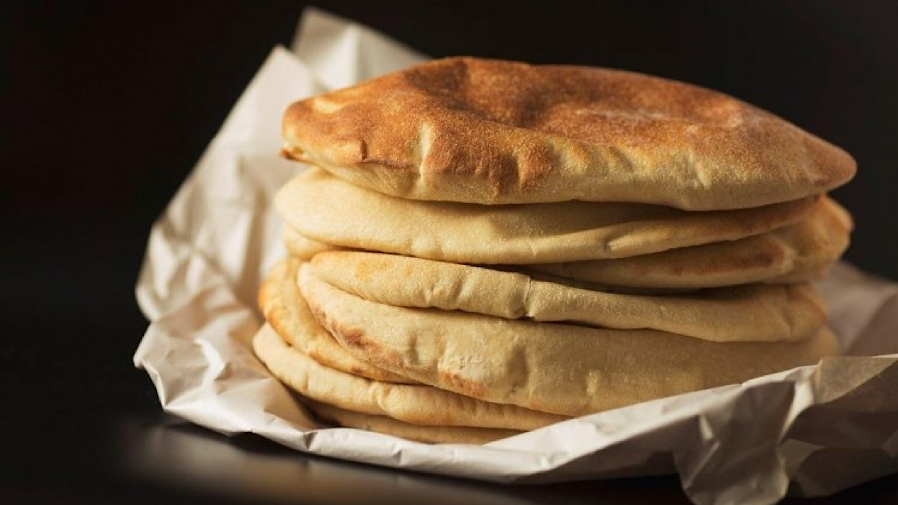طريقة عمل الخبز اللبناني