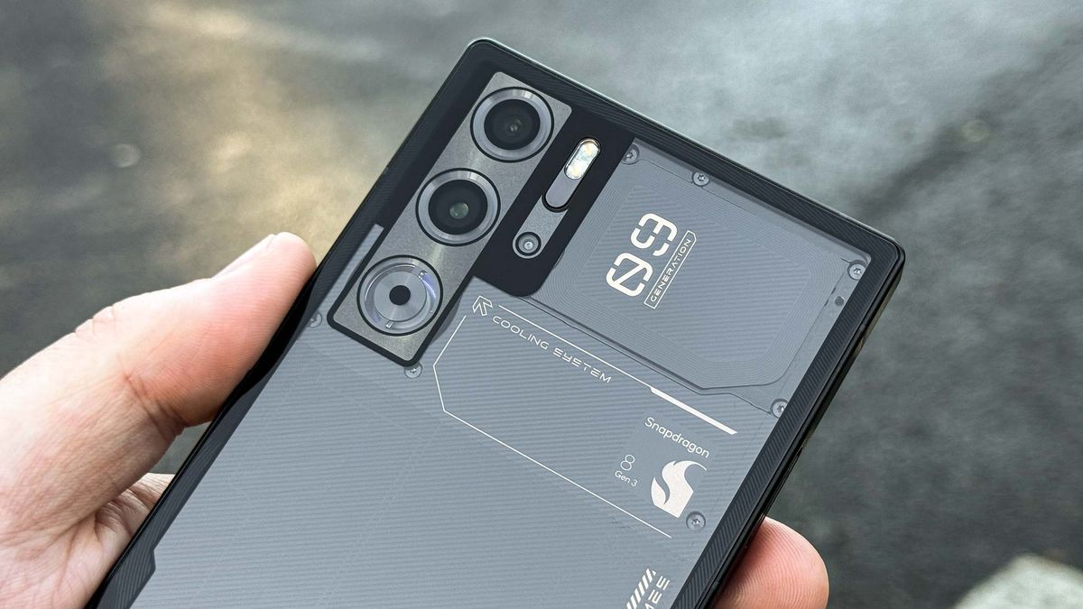 بأقوى معالج وبطارية عملاقة.. نوبيا تعلن إطلاق Red Magic 9S Pro عالميًا