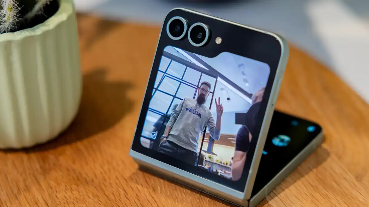 هدية بـ 149 ريال مع galaxy z fold 6| هتوفر كتير مع أقوى عروض جرير للهواتف والأجهزة الإلكترونية