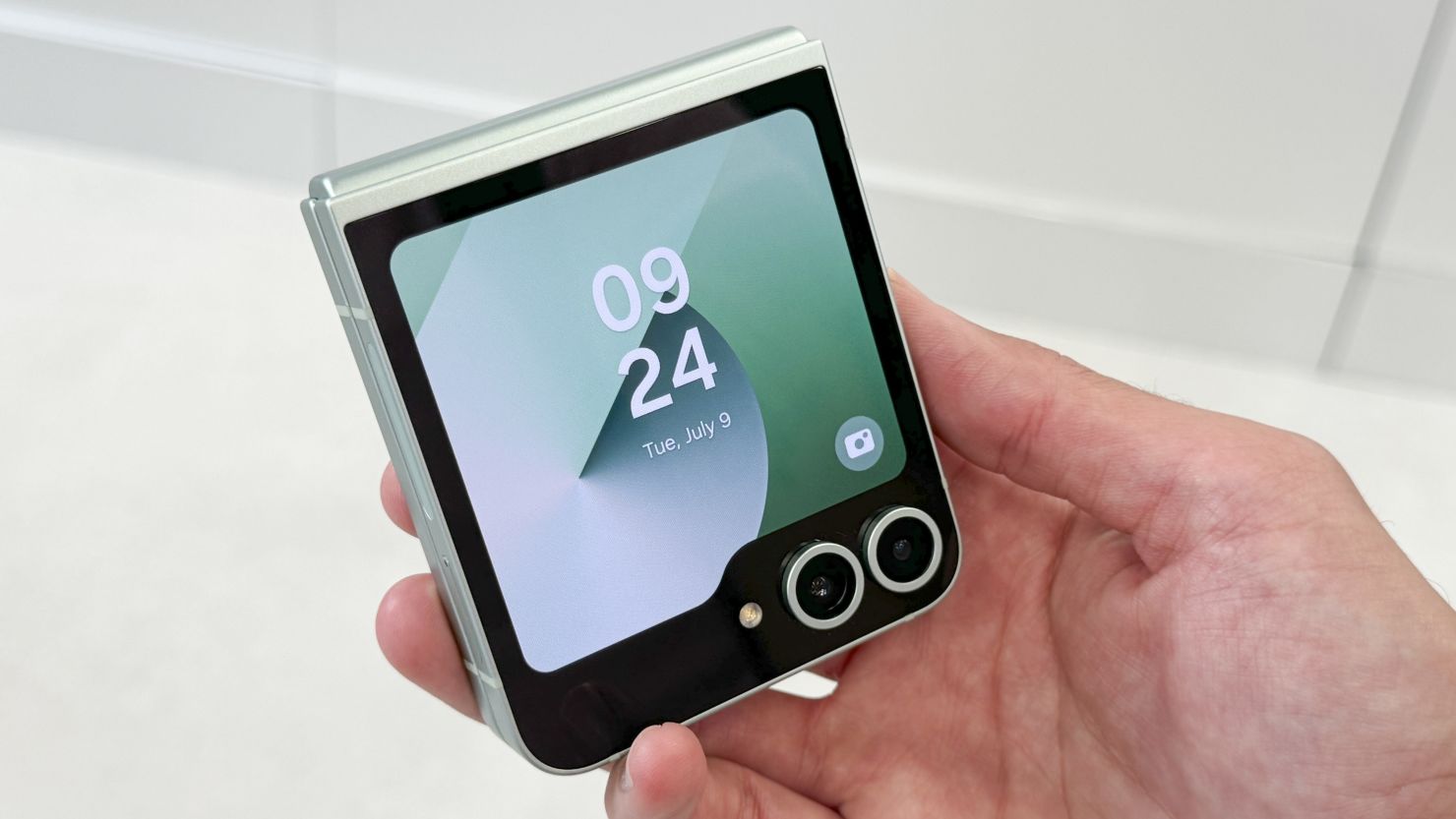 هاتف Galaxy ZFlip 6