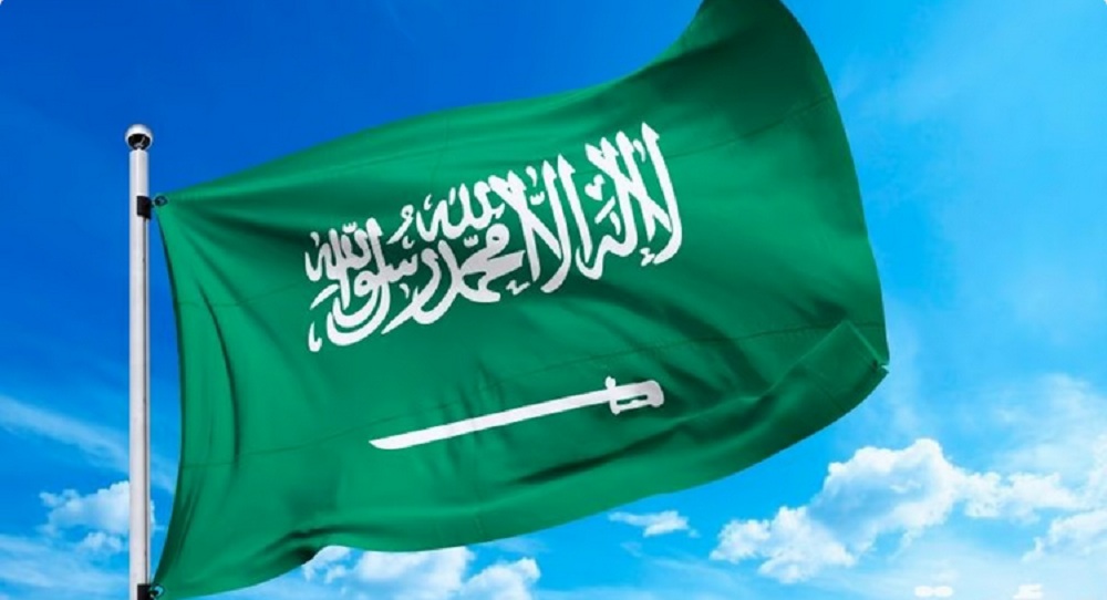القنصلية السعودية في هيوستن توجه تحذير عاجل لجميع مواطنيها بشأن عاصفة «بيريل»