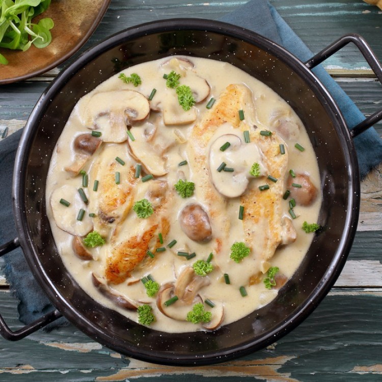 دجاج بالكريمة والفطر للكيتو